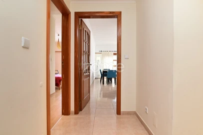 Apartamento T3 para Arrendamento em São Domingos de Rana