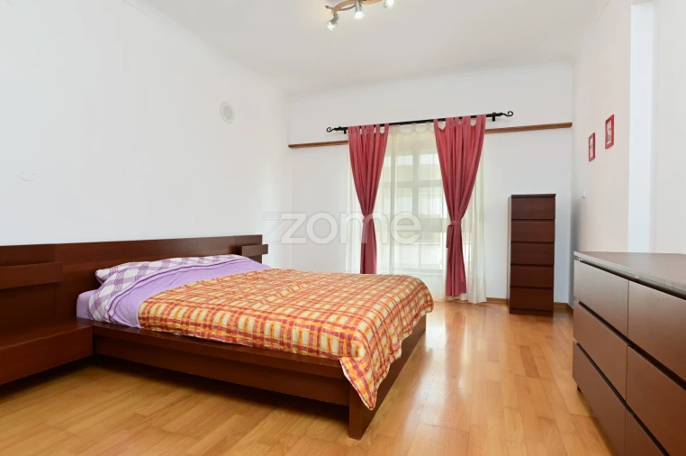 Apartamento T3 para Arrendamento em São Domingos de Rana Foto 14