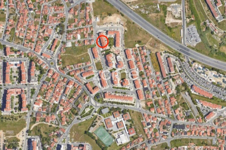 Apartamento T3 para Arrendamento em São Domingos de Rana Planta 1