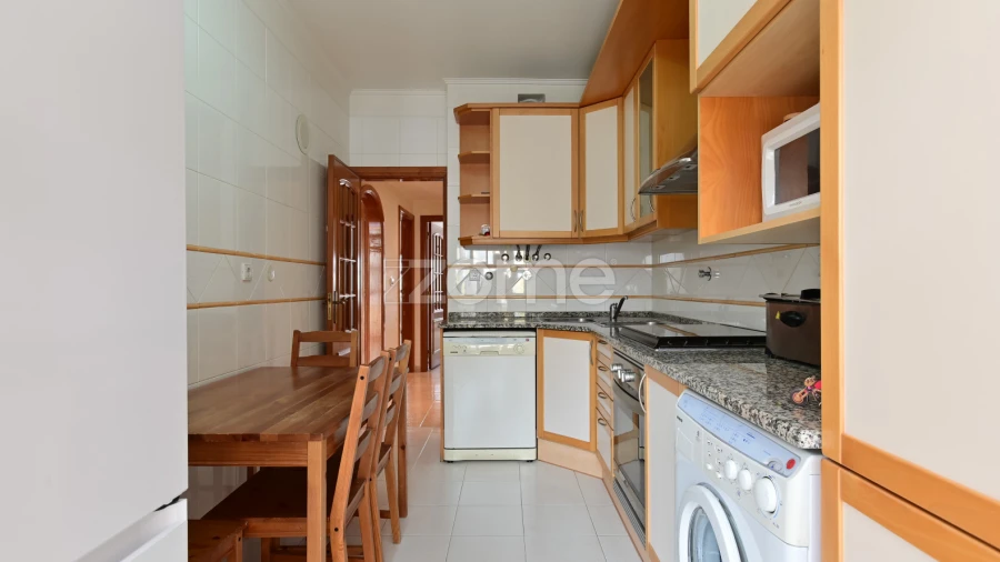 Apartamento T3 para Arrendamento em São Domingos de Rana