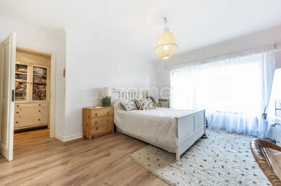 Apartamento T2 para Venda em Carcavelos e Parede