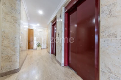 Apartamento T2 para Venda em Carcavelos e Parede