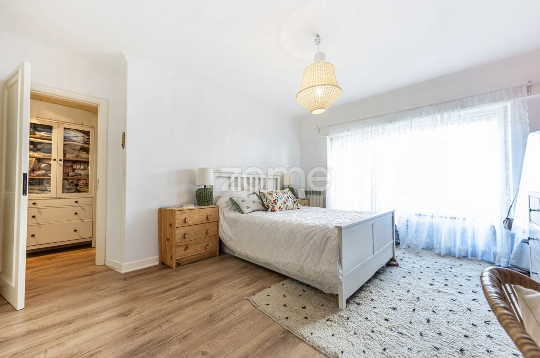 Apartamento T2 para Venda em Carcavelos e Parede Foto 8