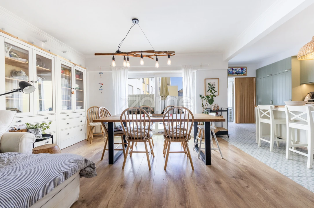 Apartamento T2 para Venda em Carcavelos e Parede Foto 14
