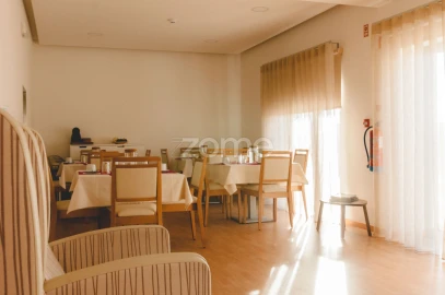 Moradia T7 para Venda em Porto Salvo