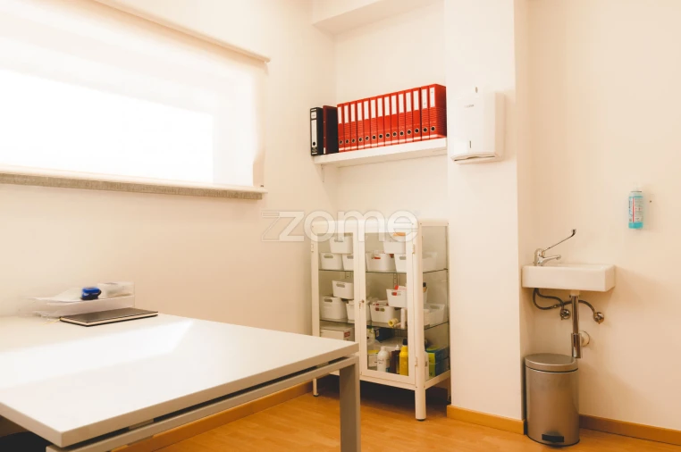 Moradia T7 para Venda em Porto Salvo Foto 25