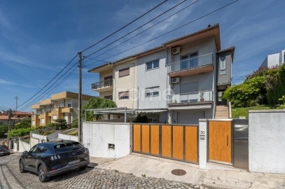 Moradia T4 para Venda em Celeirós, Aveleda e Vimieiro