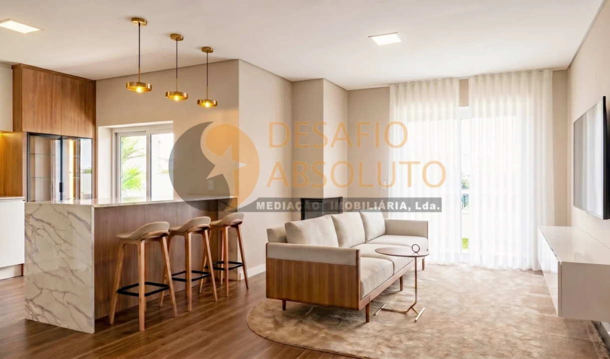 Moradia T4 para Venda em Fernao Ferro Foto 1