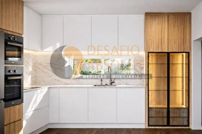 Moradia T4 para Venda em Fernao Ferro
