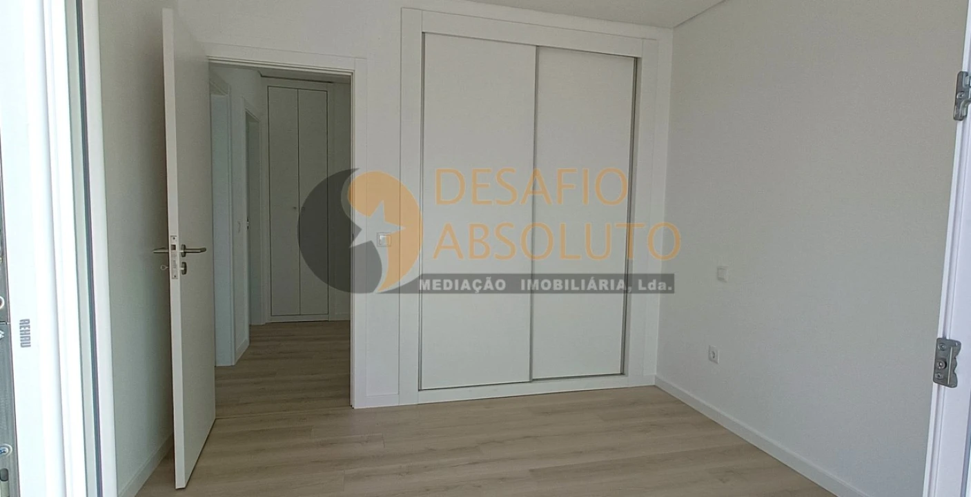 Moradia T4 para Venda em Fernao Ferro Foto 6