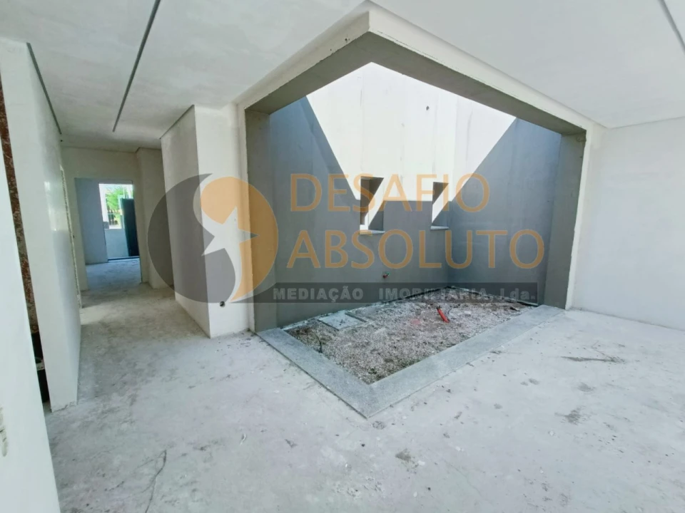 Moradia T4 para Venda em Fernao Ferro Foto 7