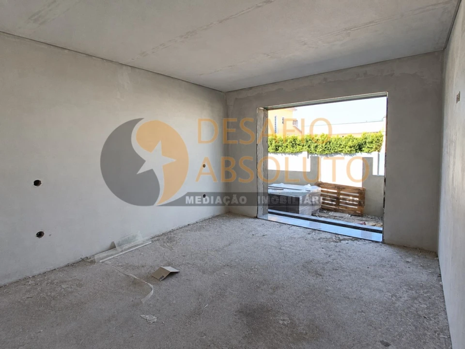 Moradia T4 para Venda em Fernao Ferro Foto 9