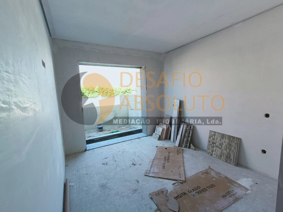 Moradia T4 para Venda em Fernao Ferro Foto 11