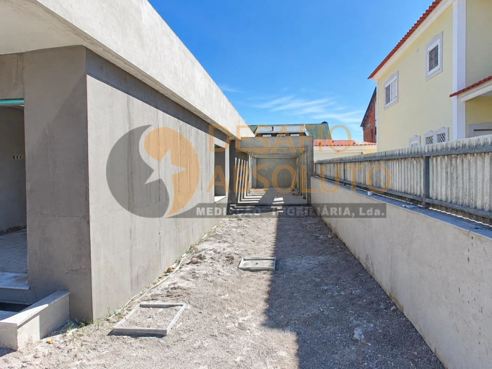 Moradia T4 para Venda em Fernao Ferro Foto 19