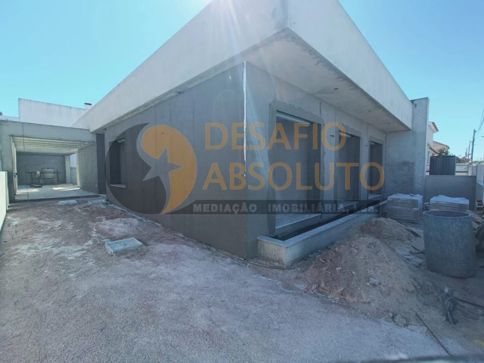 Moradia T4 para Venda em Fernao Ferro Foto 20