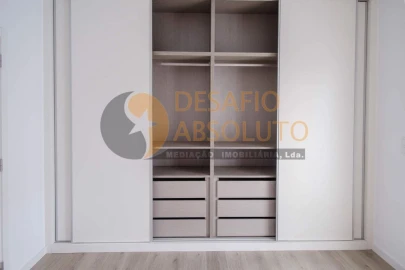 Moradia T4 para Venda em Fernao Ferro