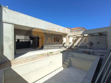Moradia T4 para Venda em Fernao Ferro
