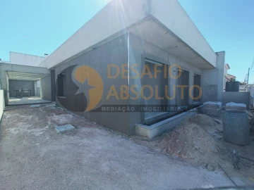 Moradia T4 para Venda em Fernao Ferro