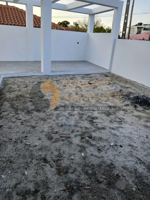 Moradia T3 para Venda em Fernao Ferro