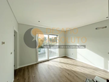 Moradia T4 para Venda em Fernao Ferro