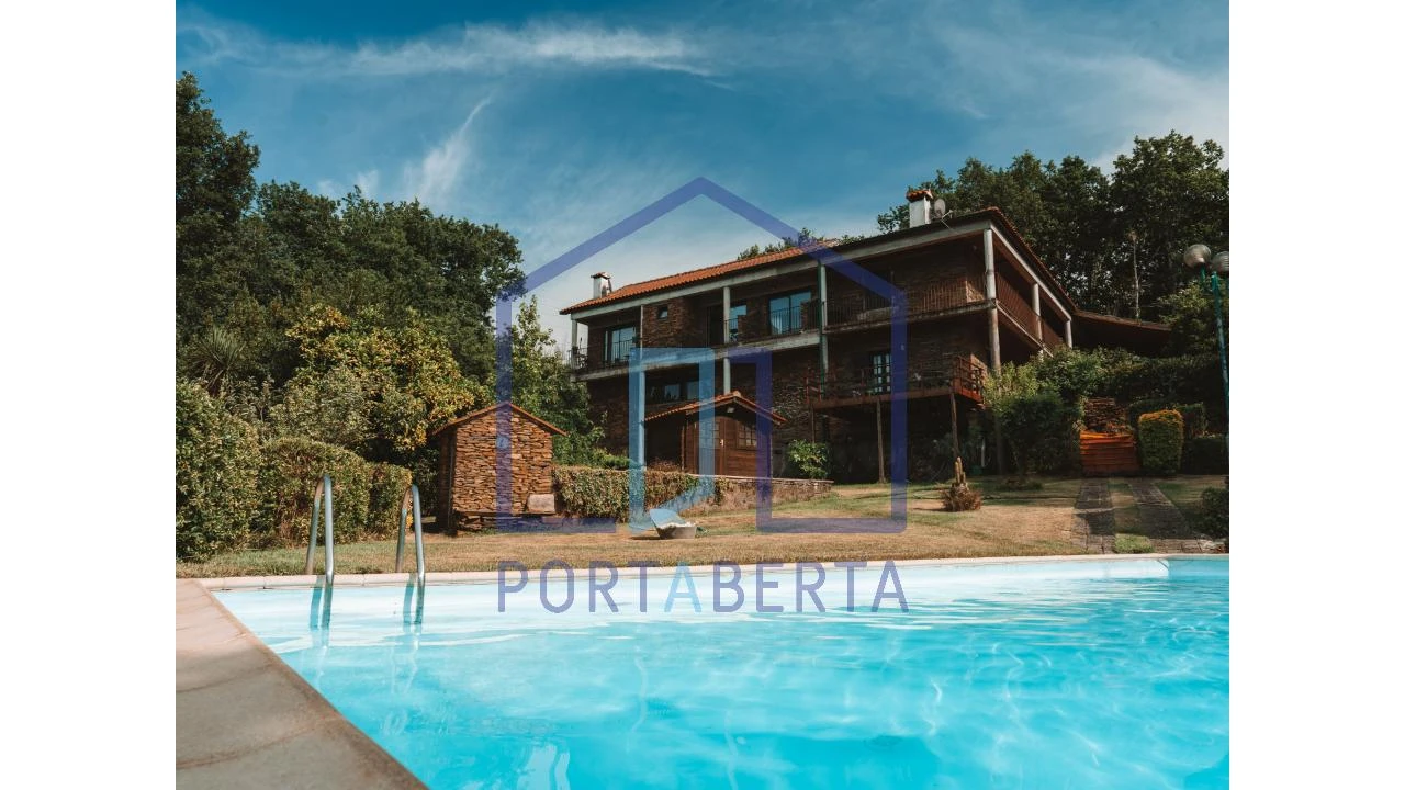 Quinta T4 para Venda em Foz do Sousa e Covelo Foto 1