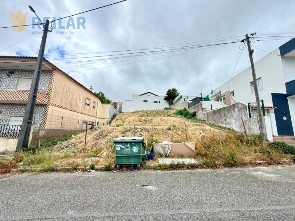 Terreno para Venda em Vialonga Foto 1