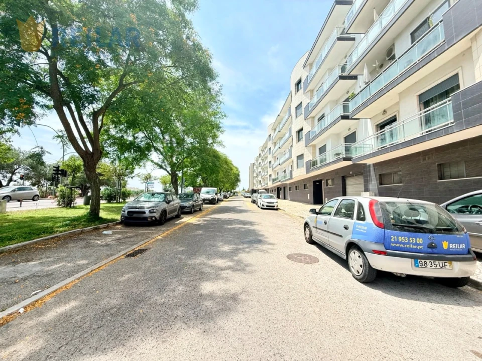 Garagem para Arrendamento em Póvoa de Santa Iria e Forte da Casa Foto 4