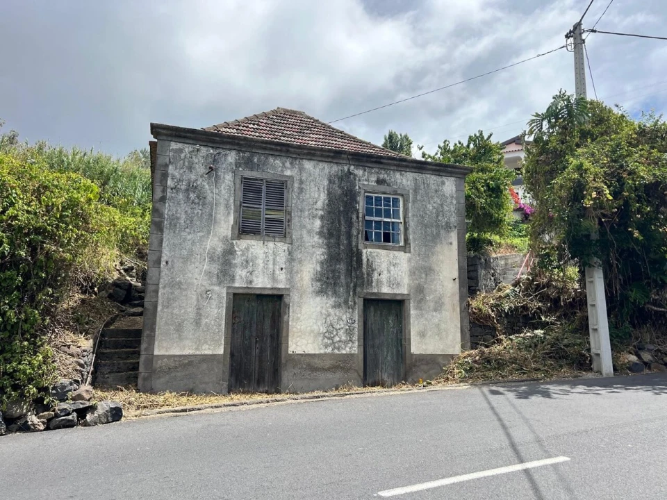 Moradia T2 para Venda em Ribeira Brava Foto 1