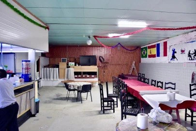 Armazém para Venda em Monte Redondo e Carreira