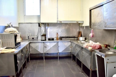 Armazém para Venda em Monte Redondo e Carreira