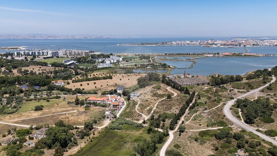 Terreno para Venda em Seixal, Arrentela e Aldeia de Paio Pires Foto 2
