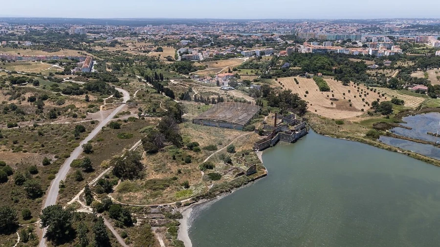 Terreno para Venda em Seixal, Arrentela e Aldeia de Paio Pires Foto 3