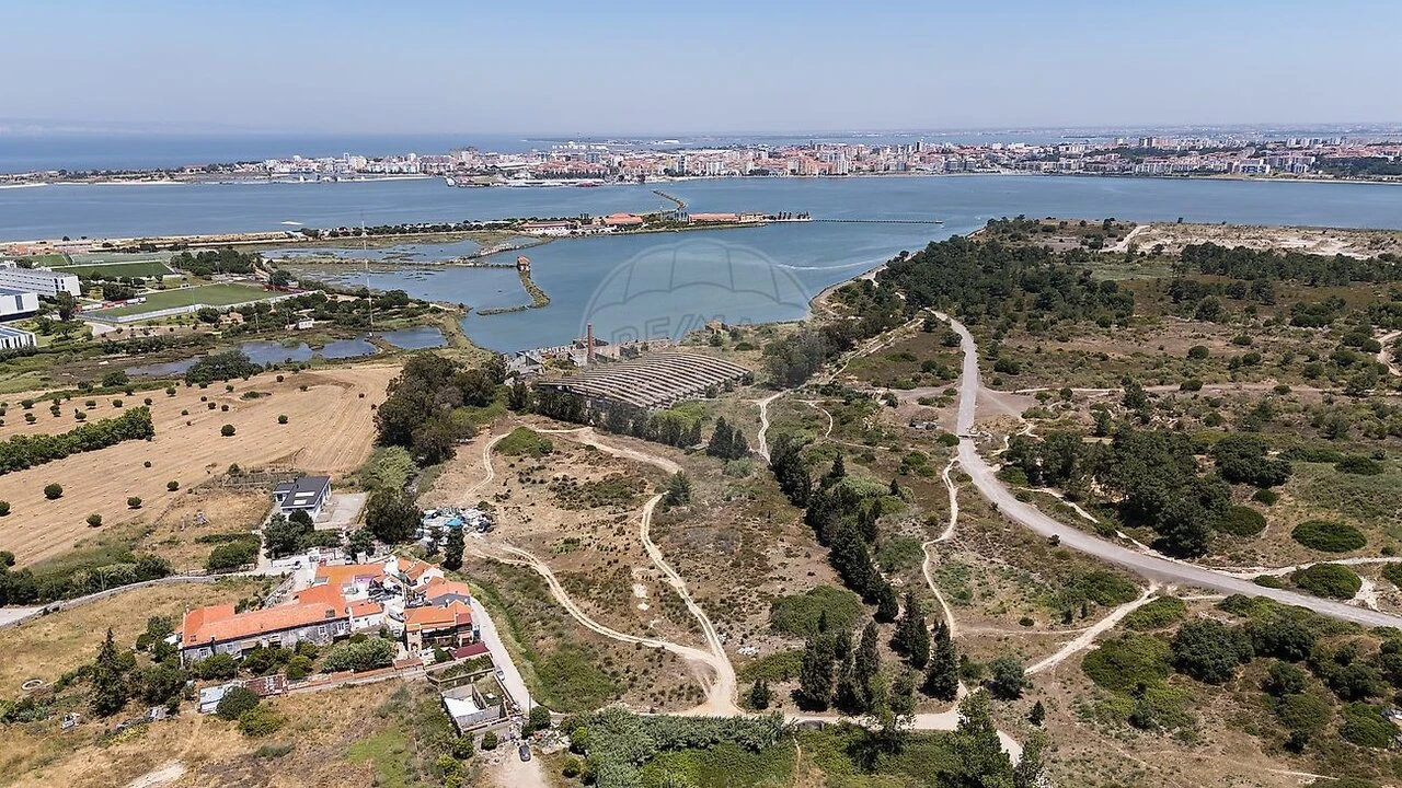 Terreno para Venda em Seixal, Arrentela e Aldeia de Paio Pires Foto 6