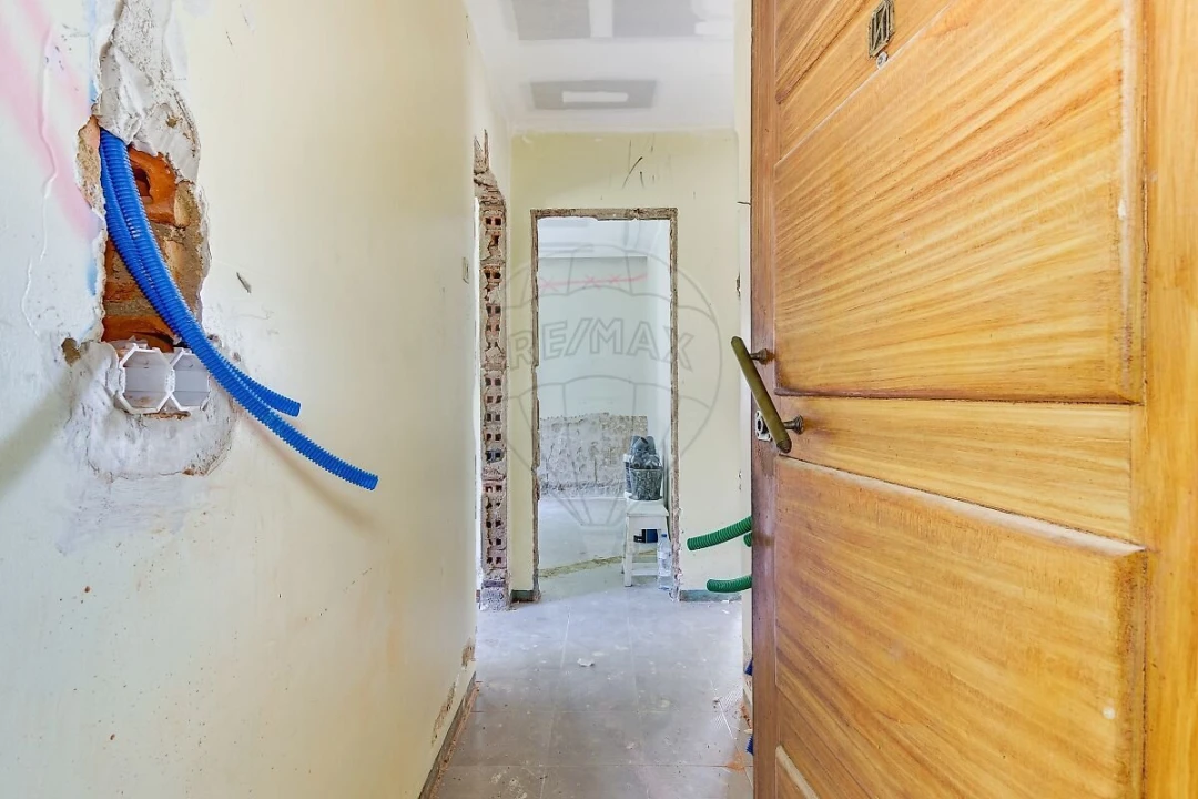 Apartamento T0 para Venda em Almada, Cova da Piedade, Pragal e Cacilhas Foto 5