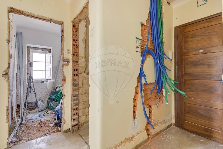 Apartamento T0 para Venda em Almada, Cova da Piedade, Pragal e Cacilhas Foto 12