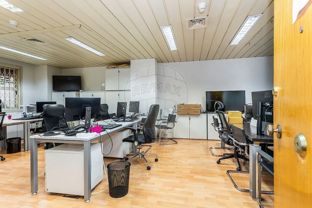 Escritório para Venda em Alvalade Foto 3