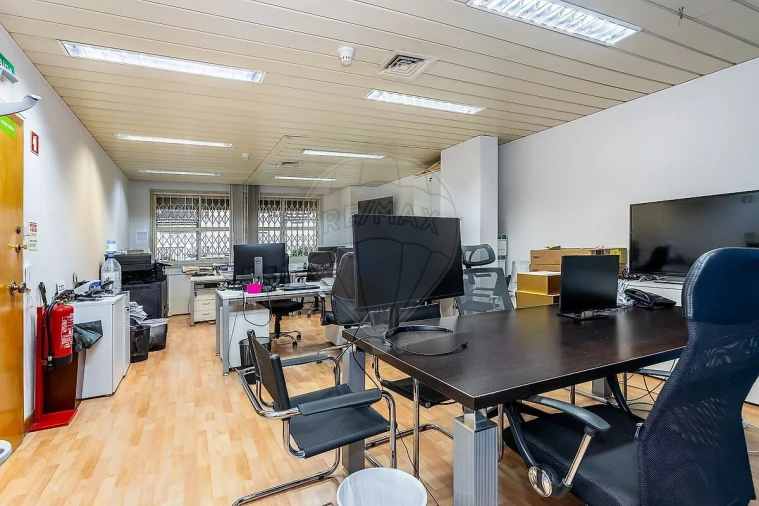 Escritório para Venda em Alvalade Foto 12