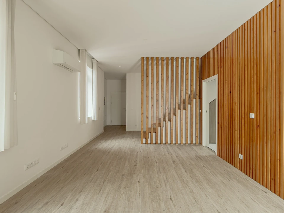 Apartamento T2 para Venda em Campolide Foto 3