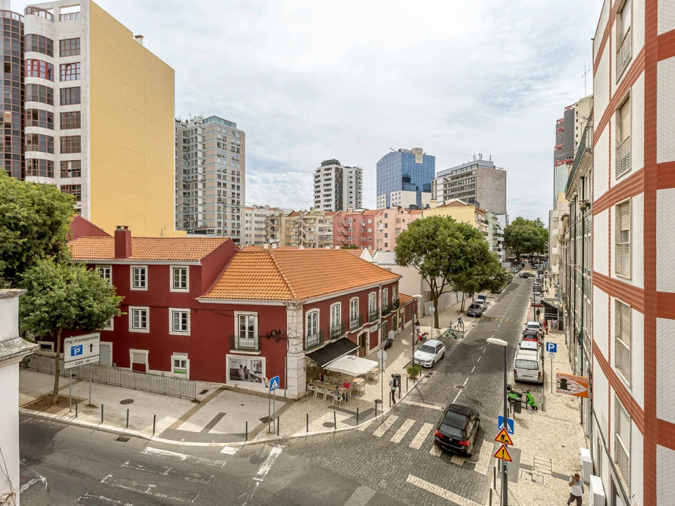 Apartamento T2 para Venda em Campolide Foto 15