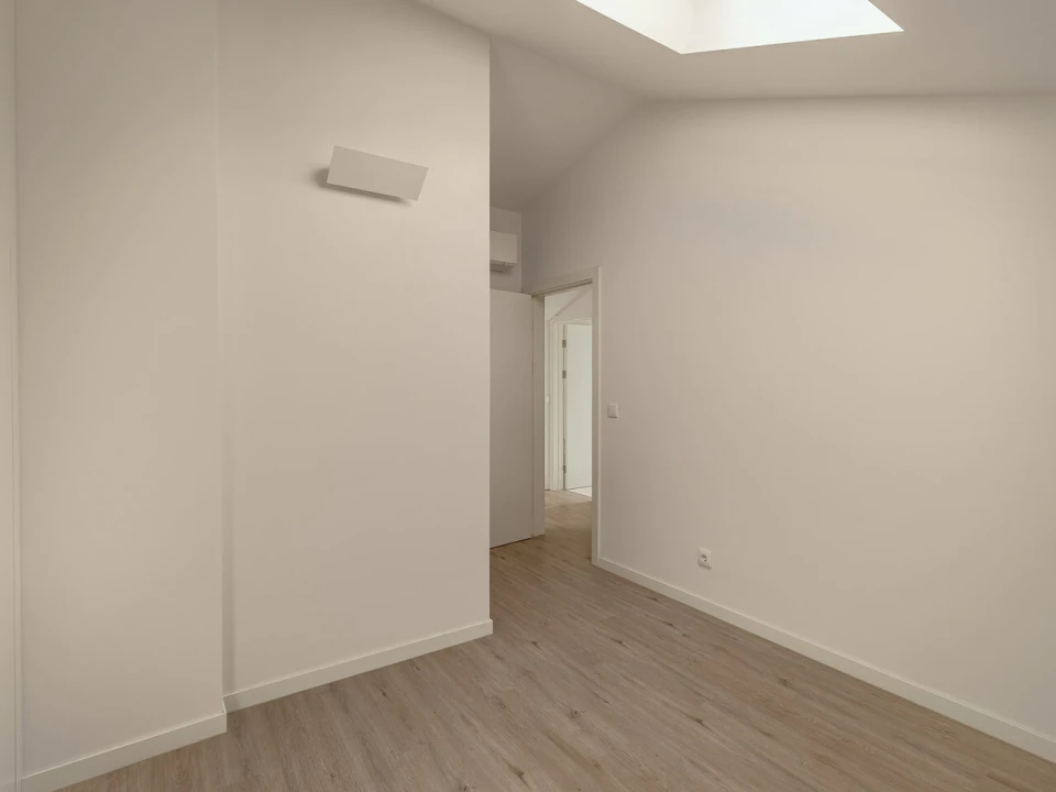 Apartamento T2 para Venda em Campolide Foto 12