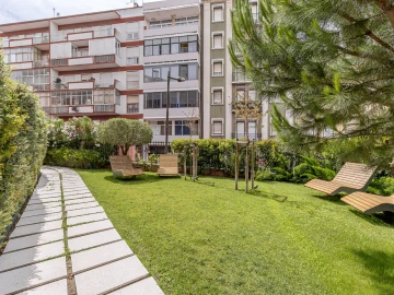 Apartamento T2 para Venda em Campolide