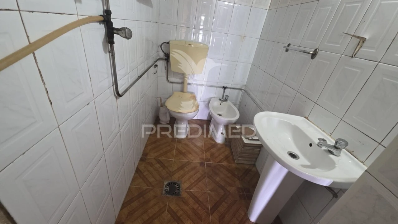 Moradia T4 para Venda em São Marcos da Serra Foto 14