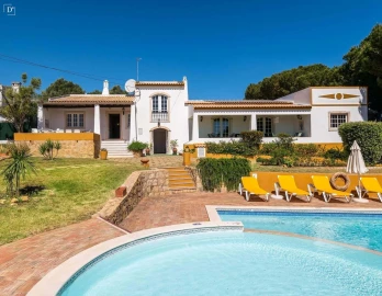 Moradia T5 para Venda em Albufeira e Olhos de Água