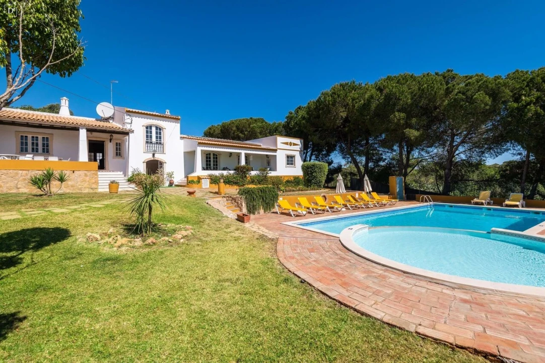 Moradia T5 para Venda em Albufeira e Olhos de Água Foto 5