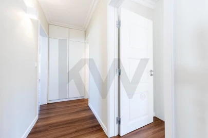 Apartamento T2 para Venda em Santa Maria e São Miguel, São Martinho, São Pedro Penaferrim