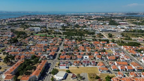 Moradia T4 para Venda em Seixal, Arrentela e Aldeia de Paio Pires