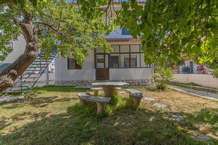 Moradia T4 para Venda em Seixal, Arrentela e Aldeia de Paio Pires Foto 38