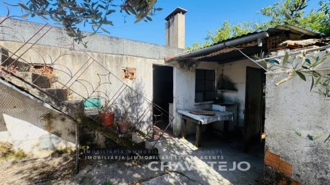 Quinta T2 para Venda em Pussos São Pedro
