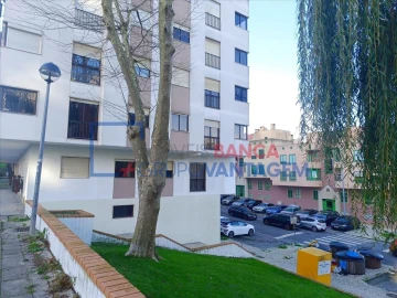 Apartamento T1 para Venda em Agualva e Mira-Sintra