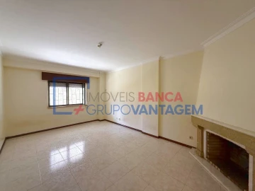 Apartamento T1 para Venda em Rio de Mouro